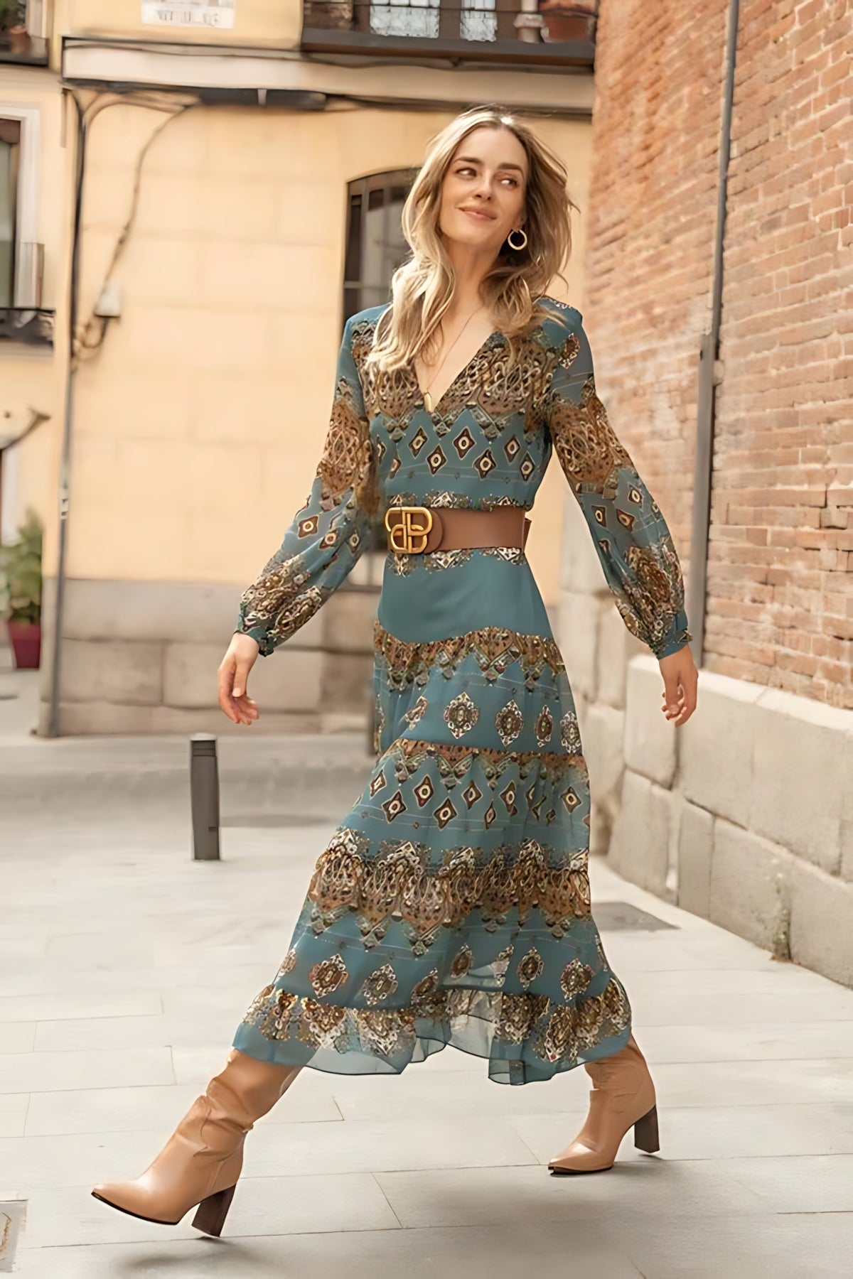 Vera – Medallion Print Puff Sleeve Tiered Midi Dress