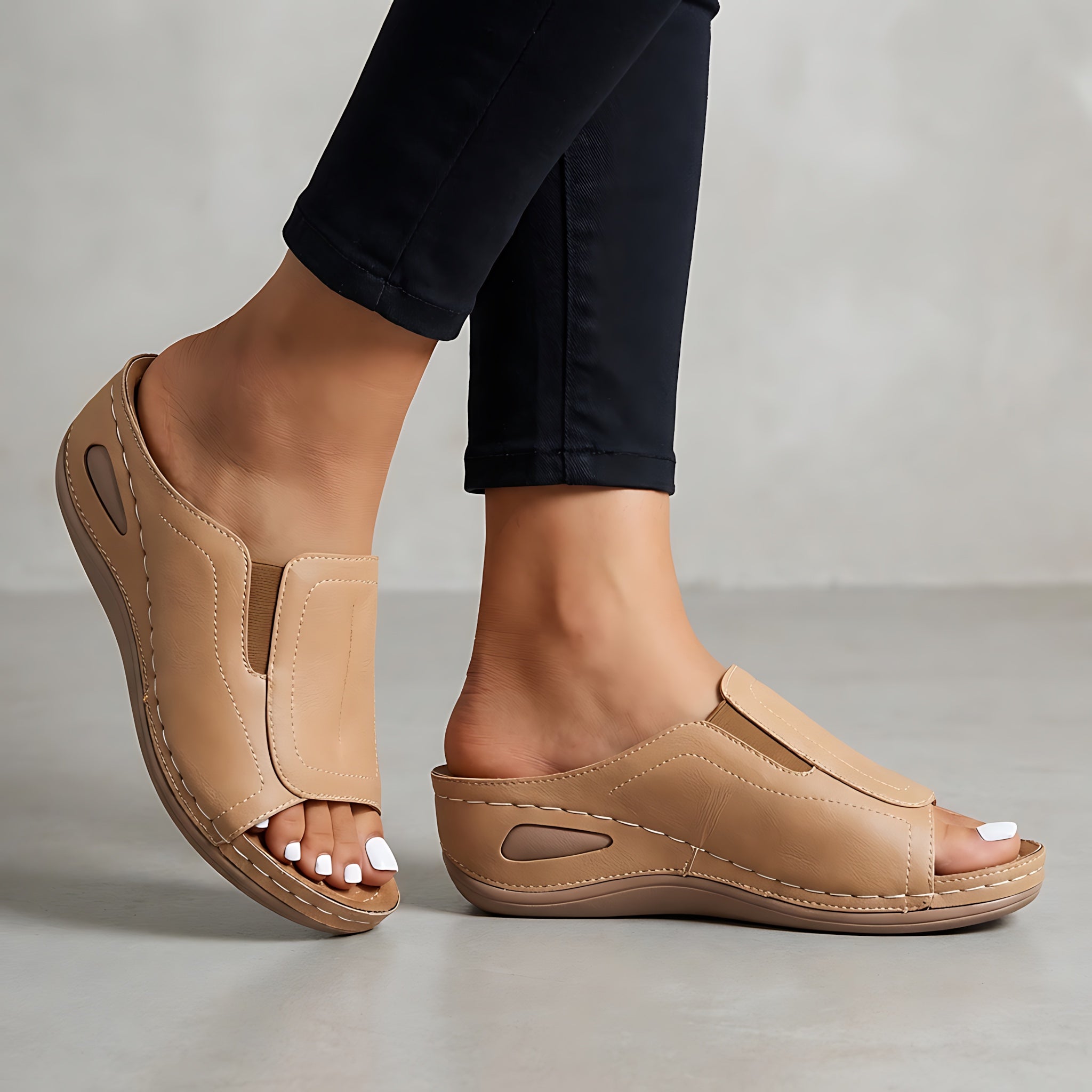 Veronica – Closed Toe Low Wedge Mules