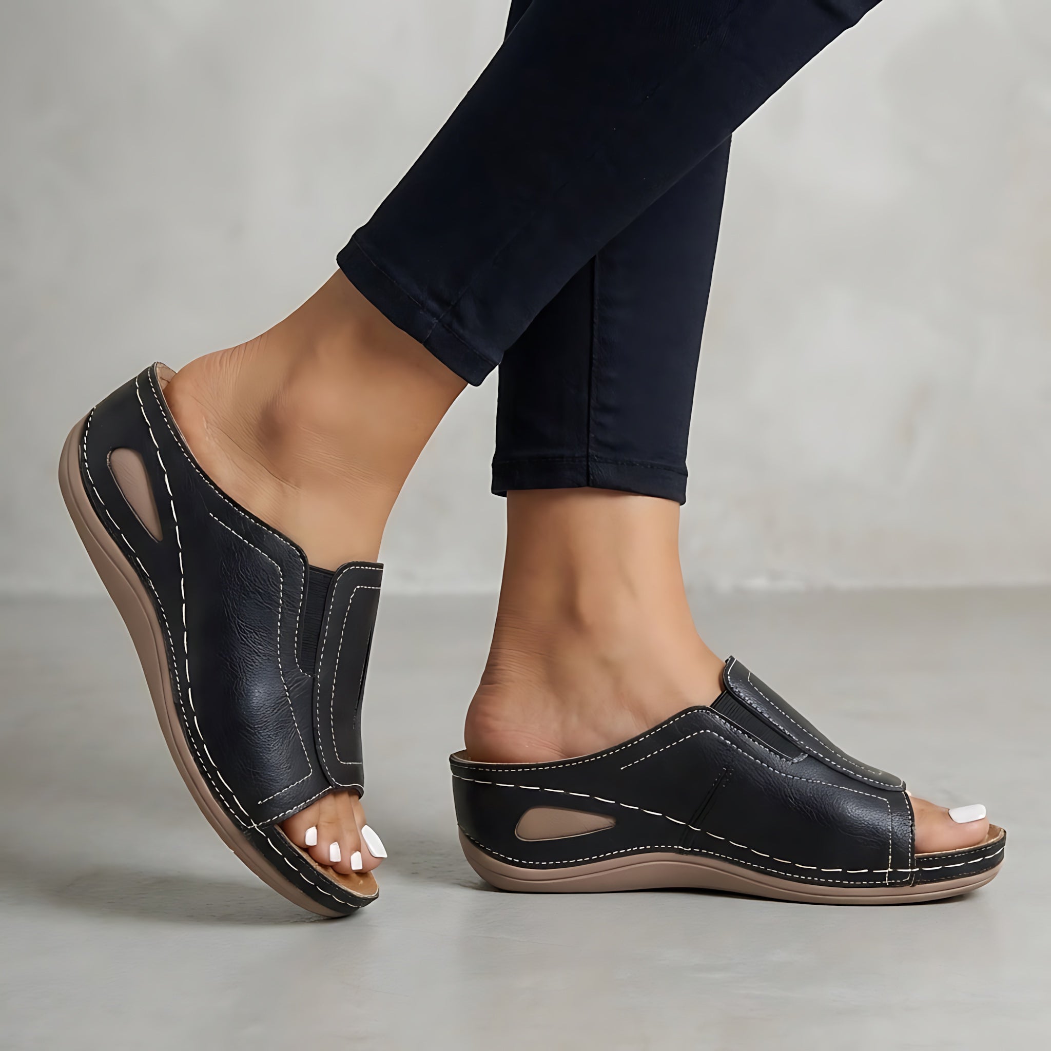 Veronica – Closed Toe Low Wedge Mules