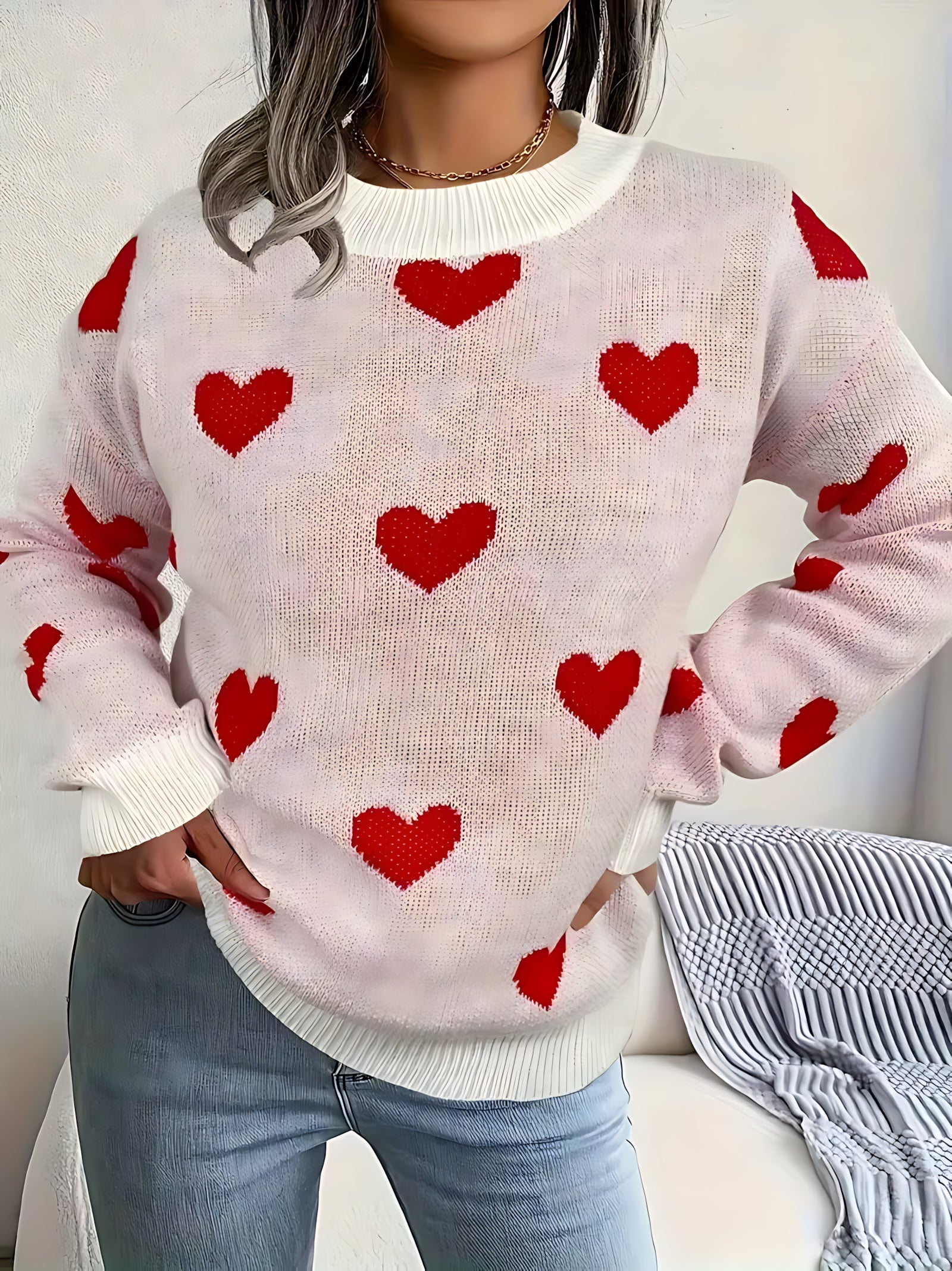 Veronica – Heart Pattern Crew Neck Sweater